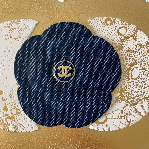 CHANEL Blue Camellia Paper Sticker - Picture 5 of 8